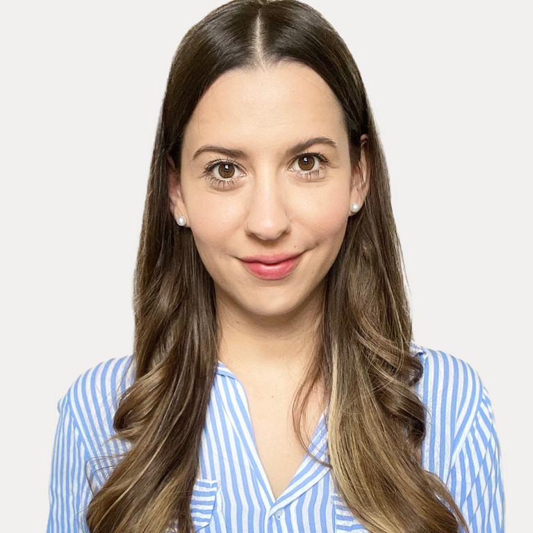 Foto: privat Portrait von Jenny Raddei. Sie lächelt in die Kamera.